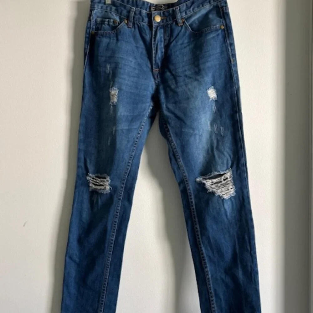American Bazi distressed straight leg jeans size 5